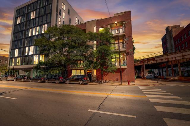 700 W Grand Ave. #4EW, Chicago, IL 60654
