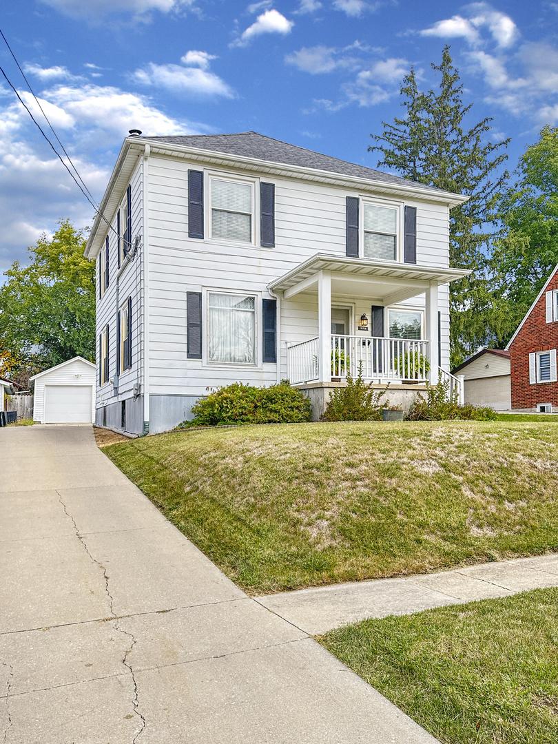 328 W Evelyn St., Freeport, IL 61032