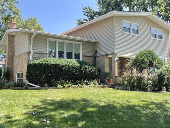 7616 Maple St., Morton Grove, IL 60053