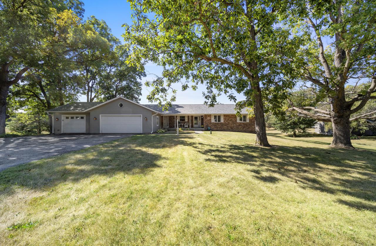 1972 Delmar Dr., Freeport, IL 61032