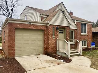 2256 S 18th Ave., North Riverside, IL 60546