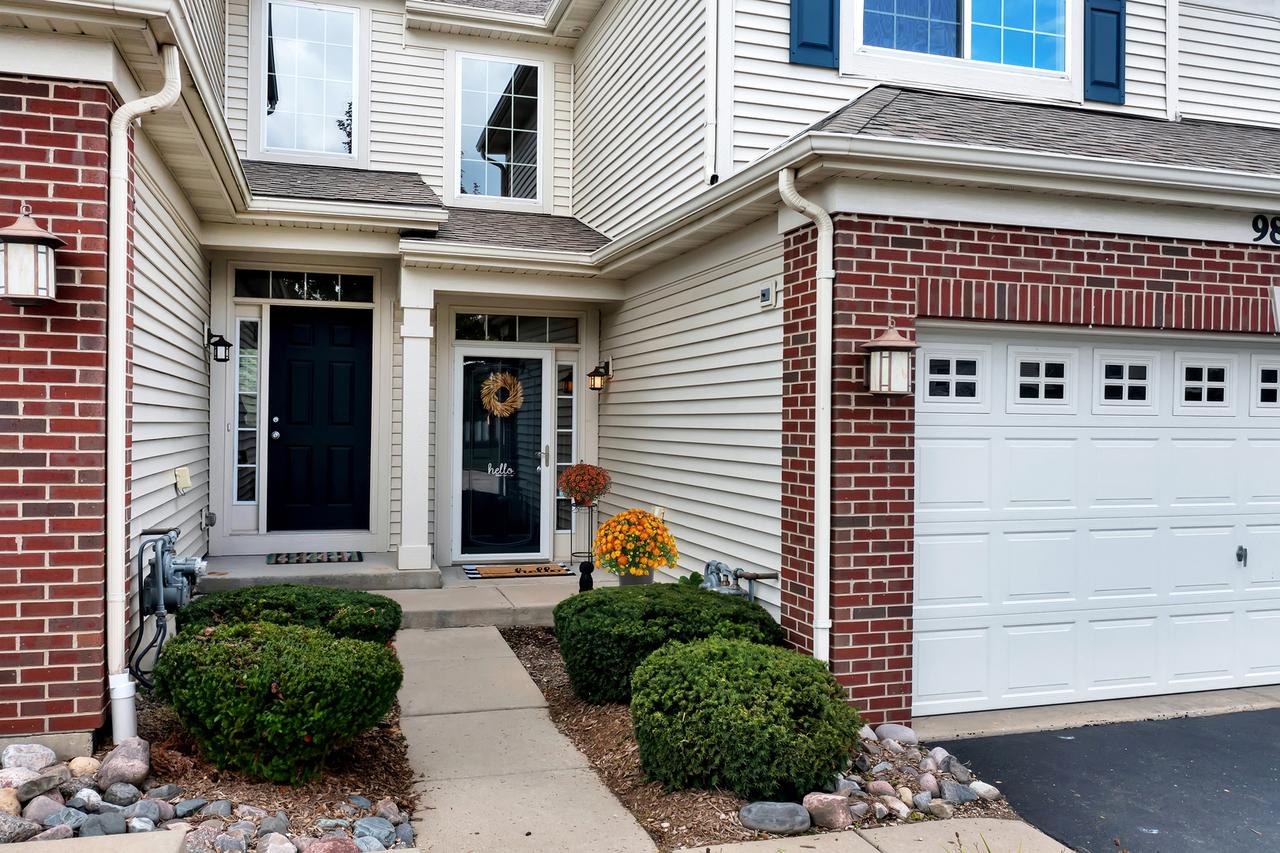 9843 Cummings St., Huntley, IL 60142