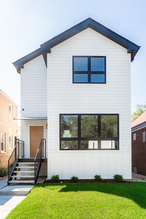 8121 W Forest Preserve Dr., Chicago, IL 60634