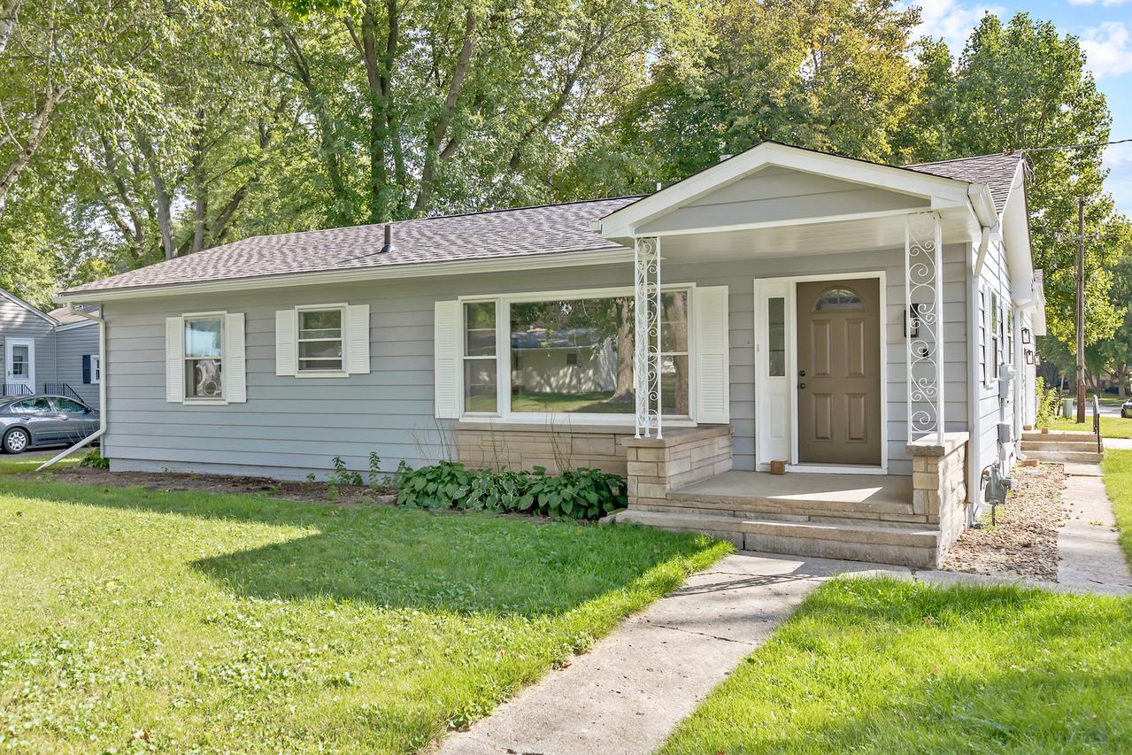 804 Willow St., Maple Park, IL 60151