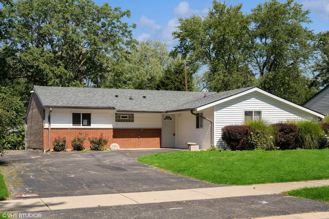 564 White Oak Rd., Bolingbrook, IL 60440