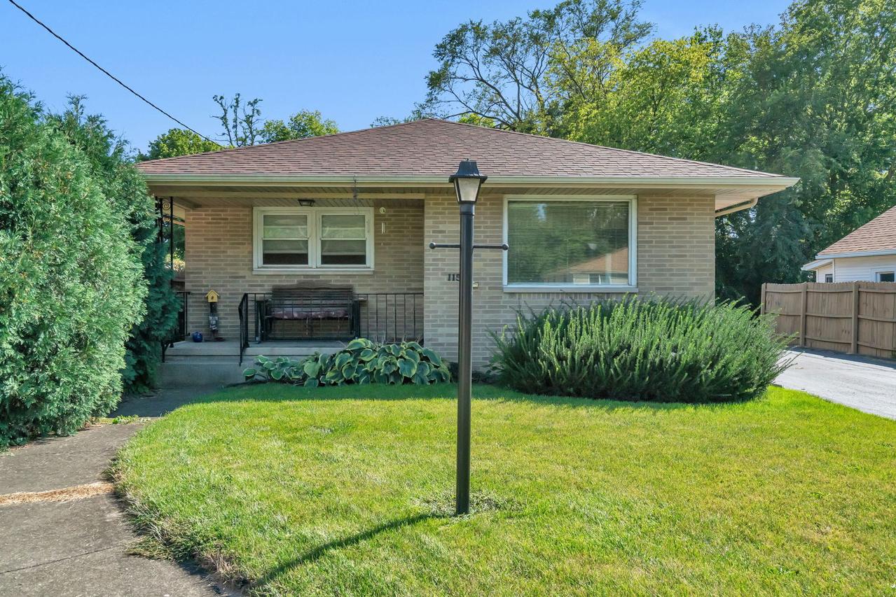 115  & 115 1/2 Buchanan St., Morris, IL 60450