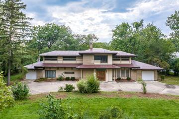 1802 Cambridge Ave., Flossmoor, IL 60422