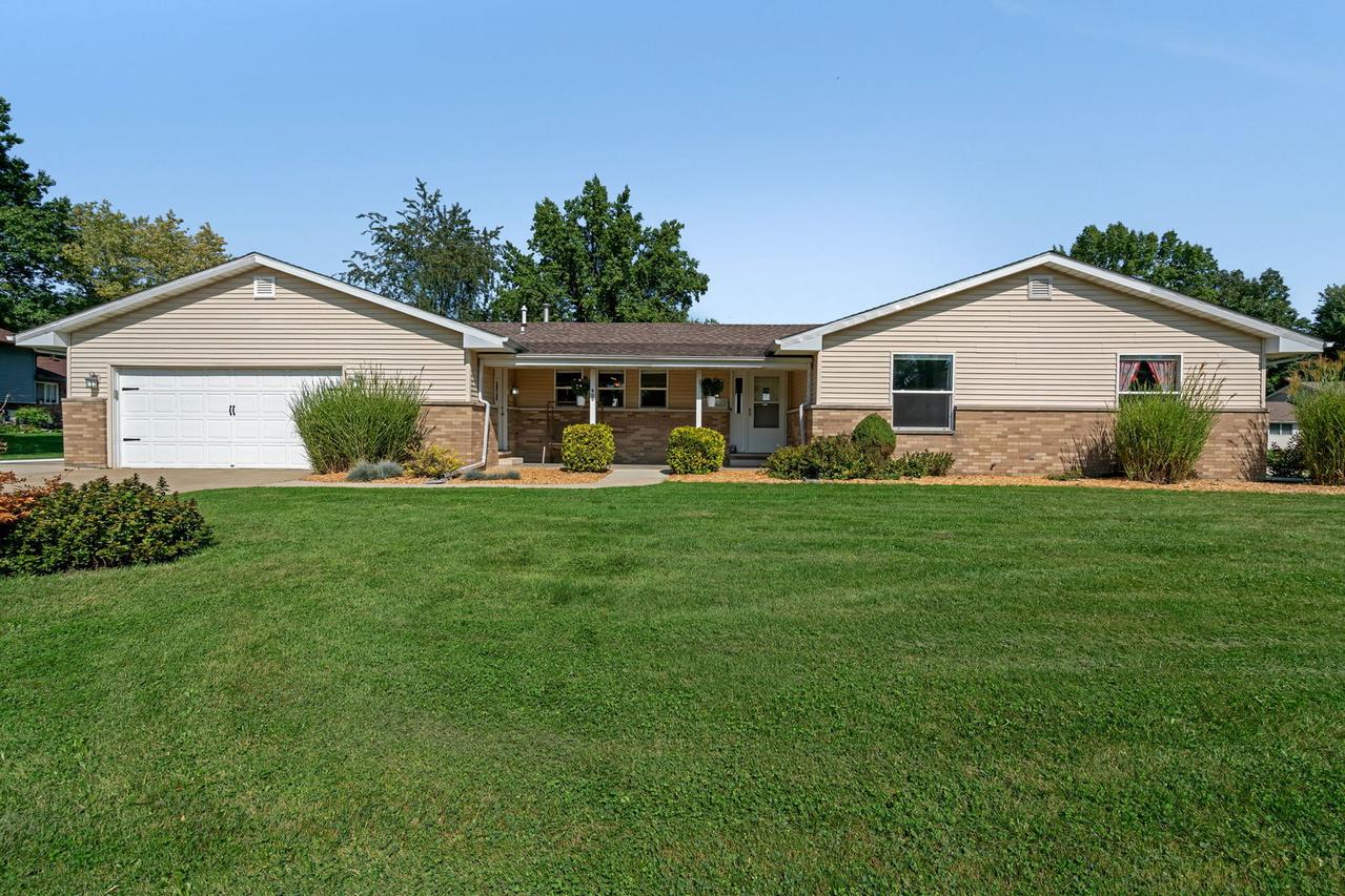 900 Charles St., Morris, IL 60450