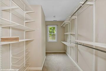 517 Hampton Ter., Libertyville, IL 60048