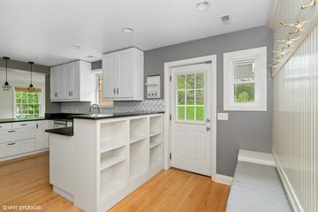 517 Hampton Ter., Libertyville, IL 60048