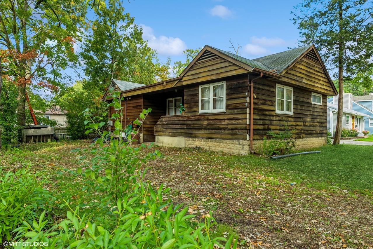 426 Midway Dr., Mundelein, IL 60060