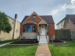 5623 W Roscoe St., Chicago, IL 60634