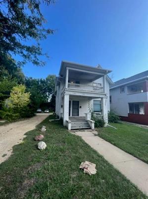 1143 N Main St., Rockford, IL 61103