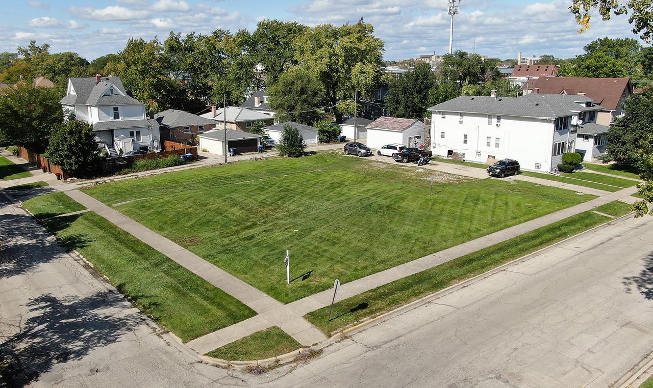 212 S 6th Ave., Maywood, IL 60153