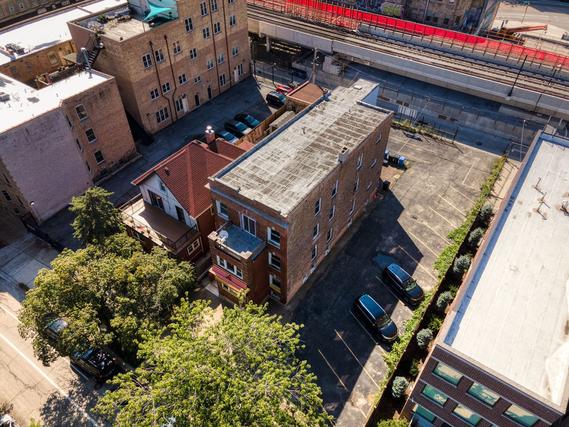 4718 N Winthrop Ave., Chicago, IL 60640