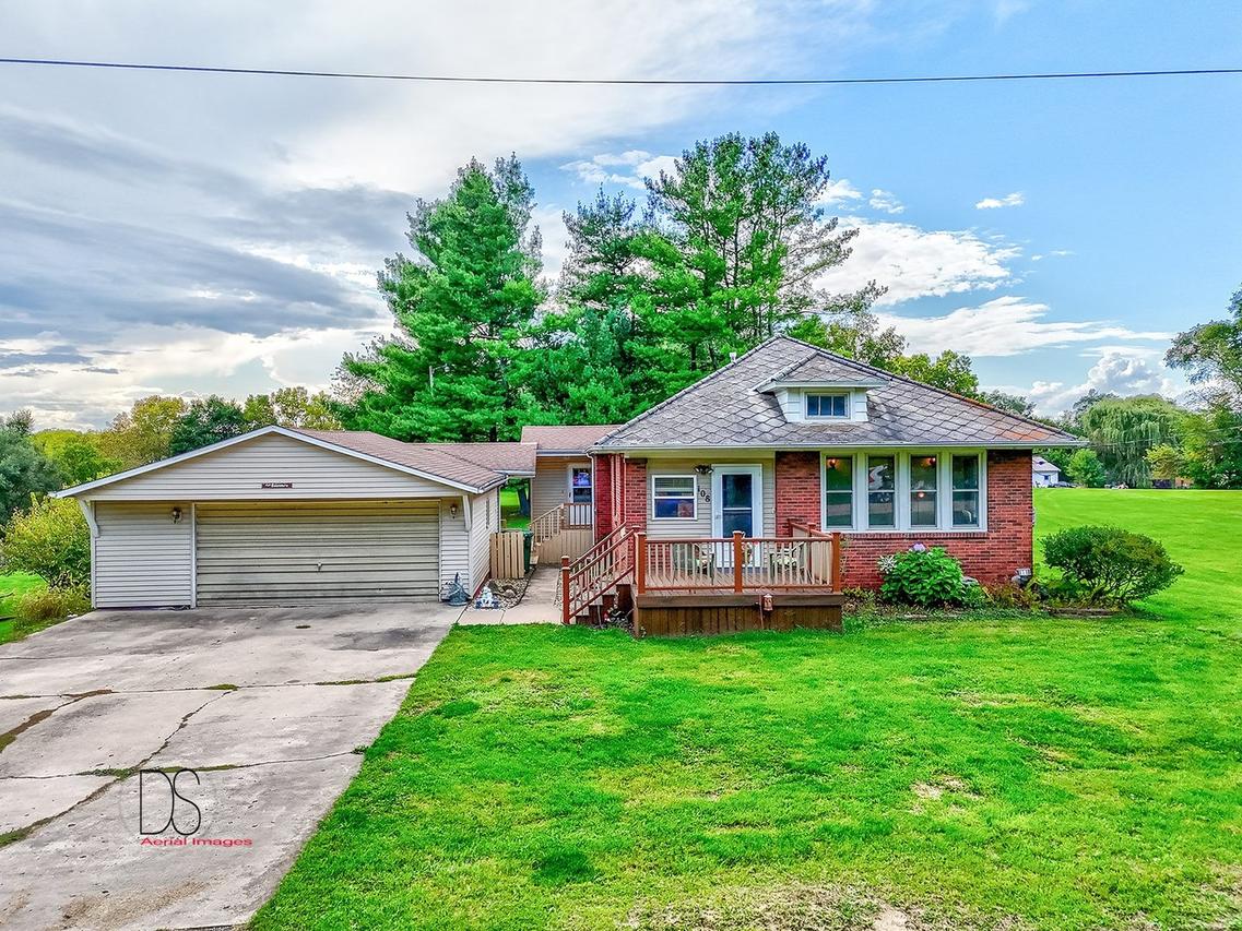 108 Oak St., Dalzell, IL 61320