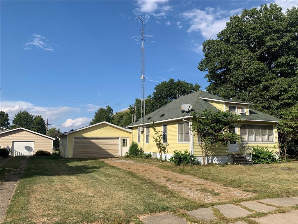 607 E Union St., Nokomis, IL 62075