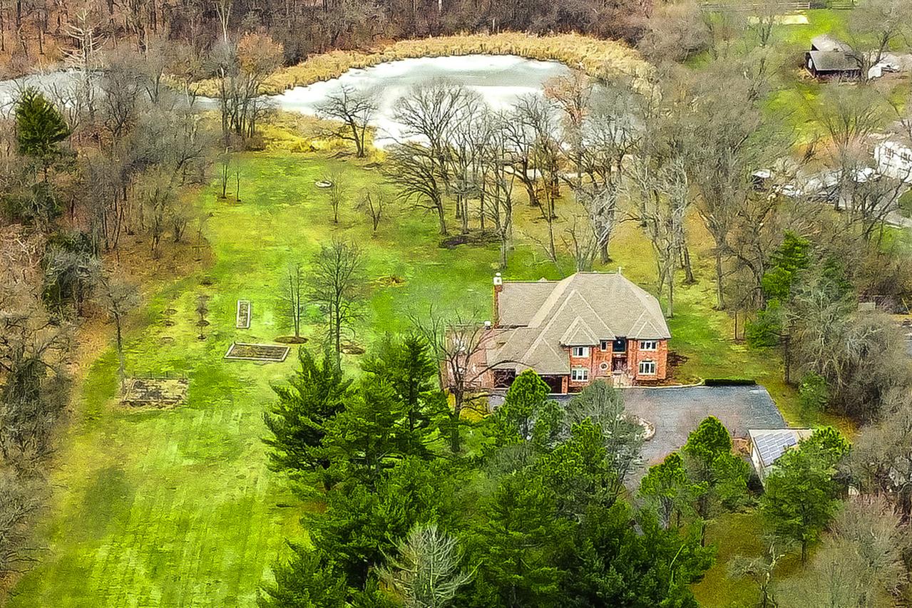 1N424 Indian Knoll Rd., West Chicago, IL 60185