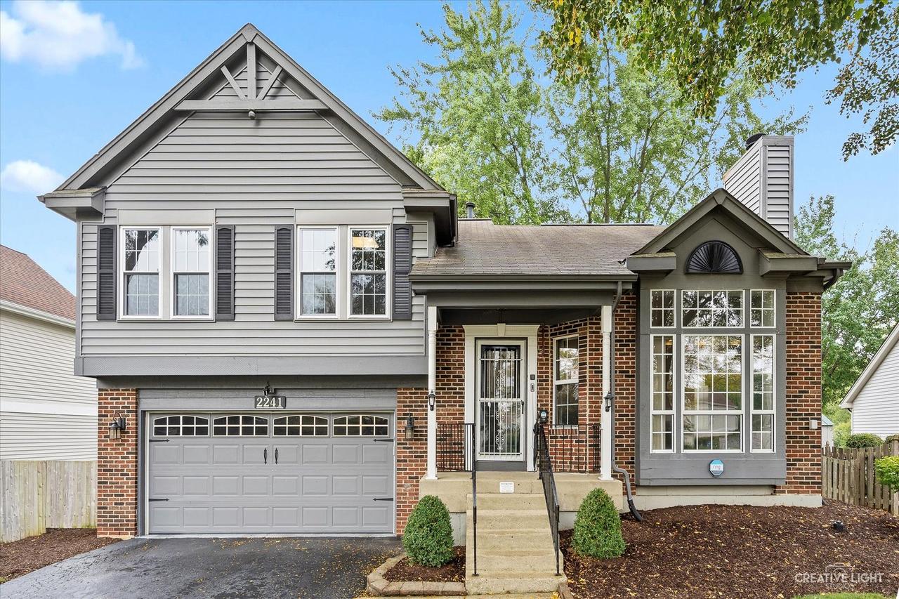 2241 Camden Ln., Hanover Park, IL 60133
