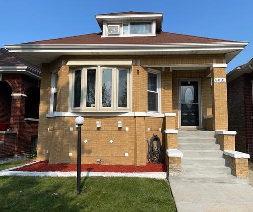 9935 S Peoria St., Chicago, IL 60643