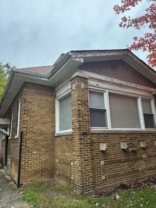 8108 S Manistee Ave., Chicago, IL 60617