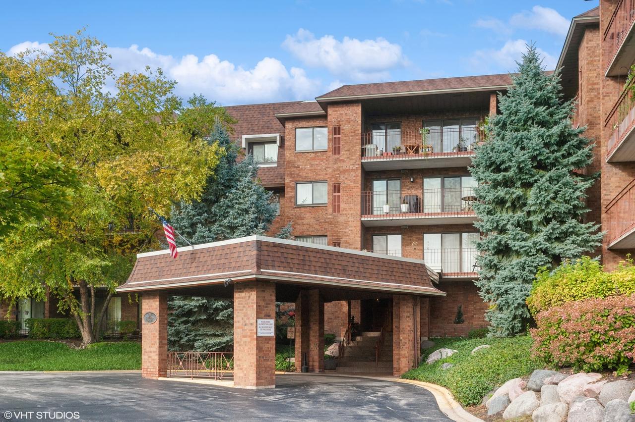 51 Old Oak Dr. #114, Buffalo Grove, IL 60089