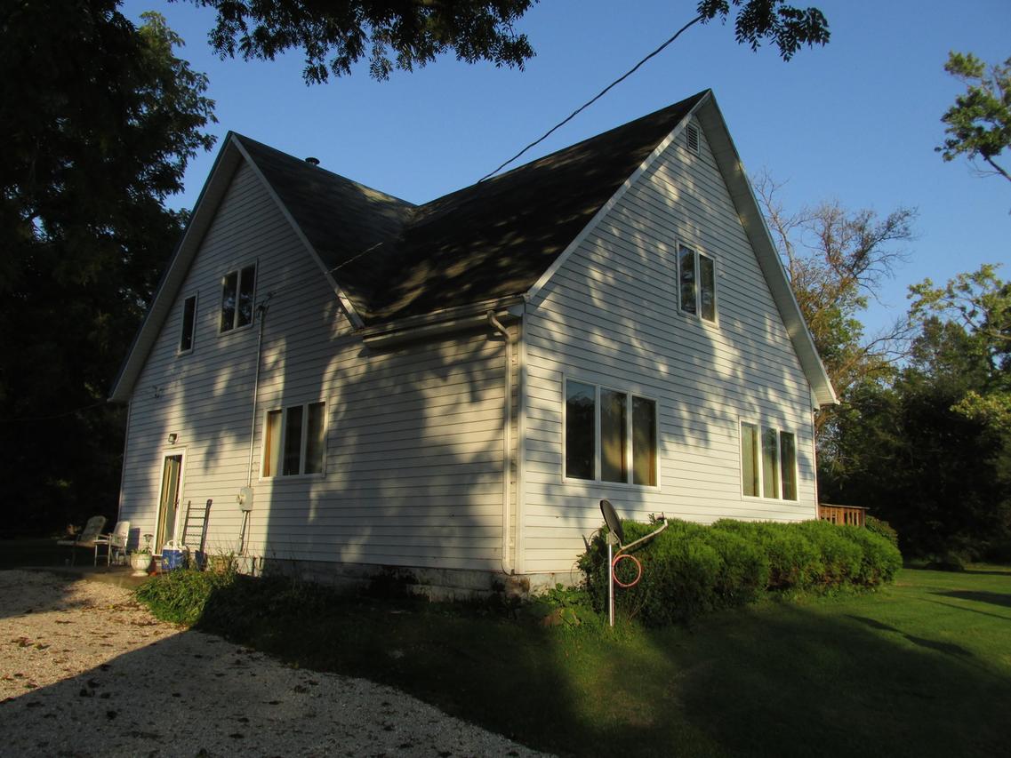 1844 Center St., Lee Center, IL 61310