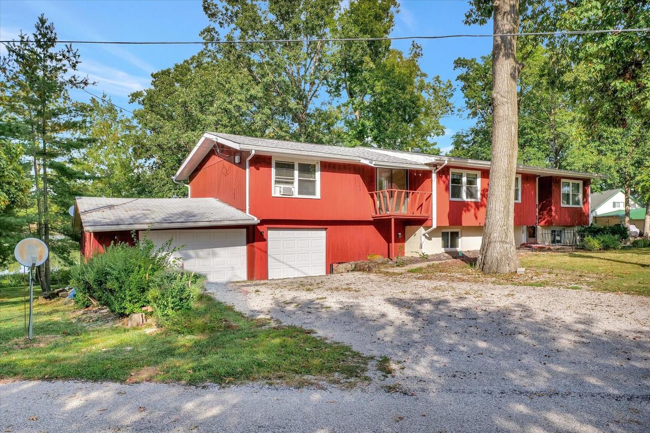 30142 Beach View Dr., Girard, IL 62640