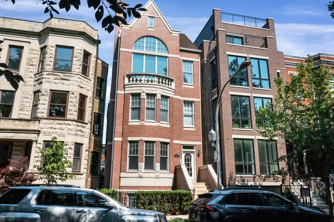 3535 N Fremont St. #2, Chicago, IL 60657
