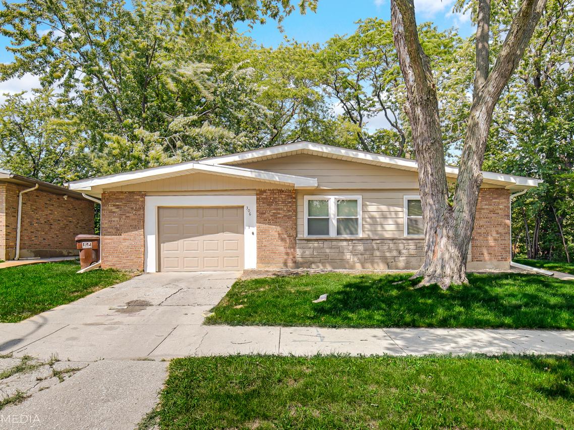 306 Nauvoo St., Park Forest, IL 60466