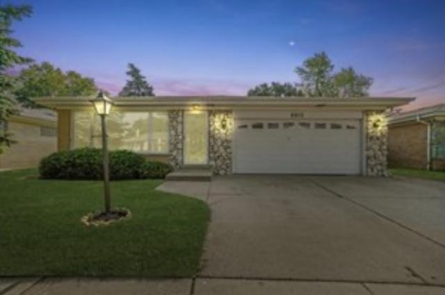 6815 N Algonquin Ave., Chicago, IL 60646