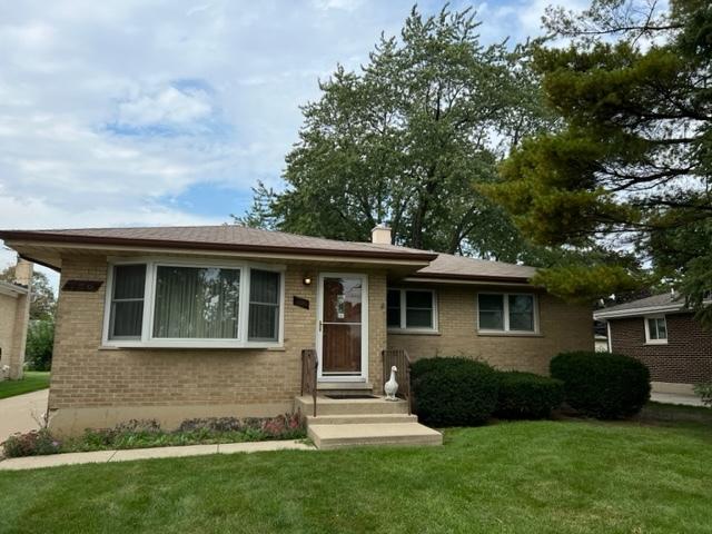 786 N Geneva Ave., Elmhurst, IL 60126