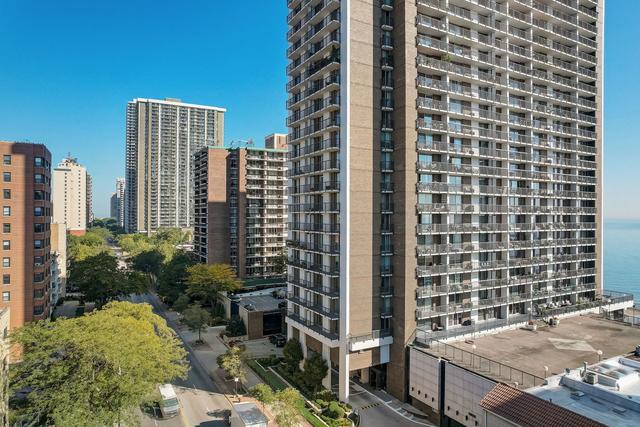 5855 N Sheridan Rd. #18D, Chicago, IL 60660