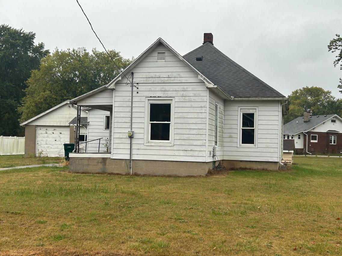 8 Forrest Ave., Danville, IL 61832