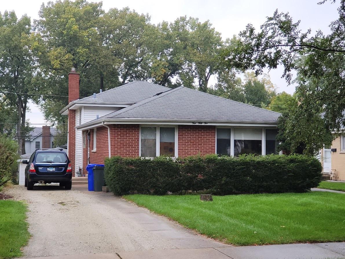 452 Elm St., Glen Ellyn, IL 60137