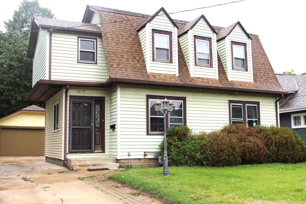 1215 20th St., Rockford, IL 61104