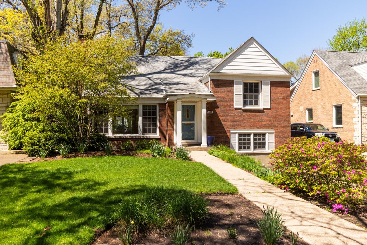310 Wesley Ave., Evanston, IL 60202