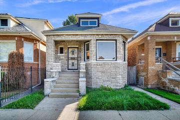 8521 S Kingston Ave., Chicago, IL 60617