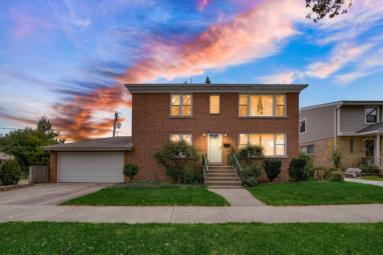 8121 N Ottawa Ave., Niles, IL 60714