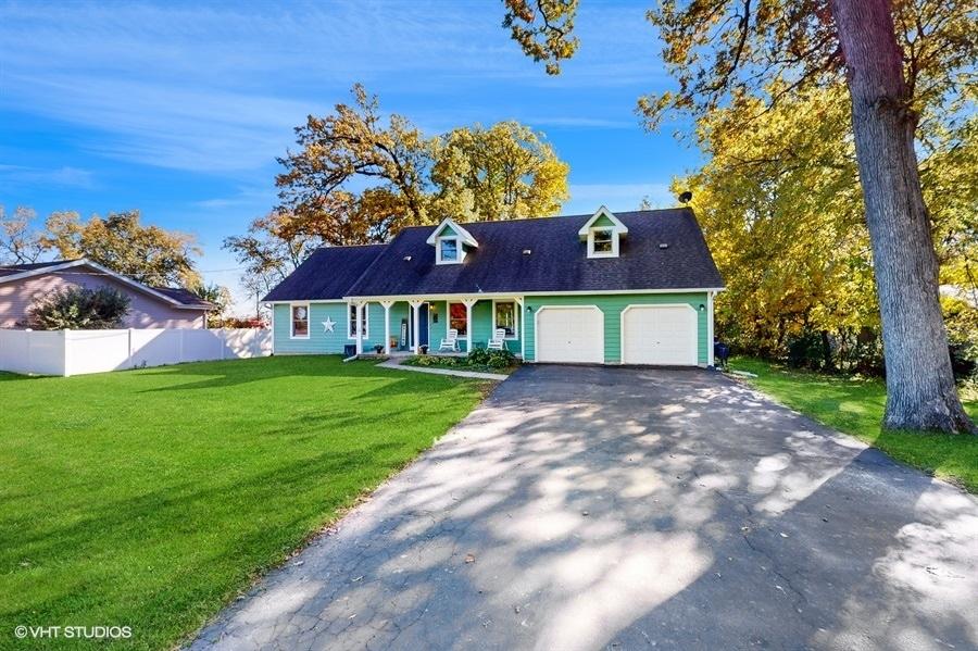 43W753 Oakleaf Dr., Elburn, IL 60119