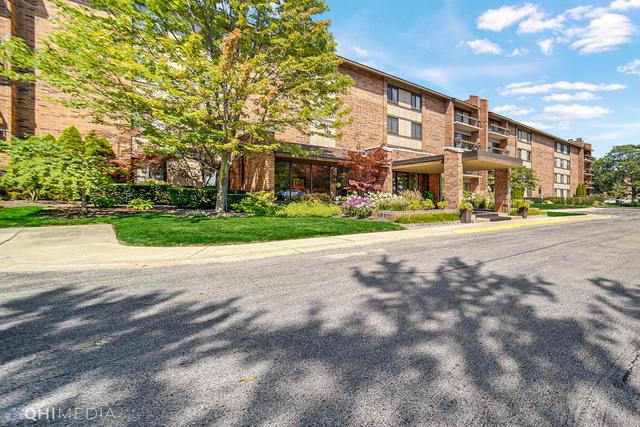 201 Lake Hinsdale Dr. #304, Willowbrook, IL 60527