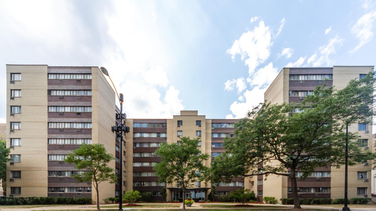 6300 N Sheridan Rd. #311, Chicago, IL 60660
