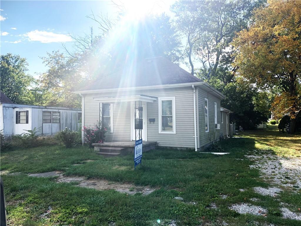 620 Sanford Ave., Nokomis, IL 62075