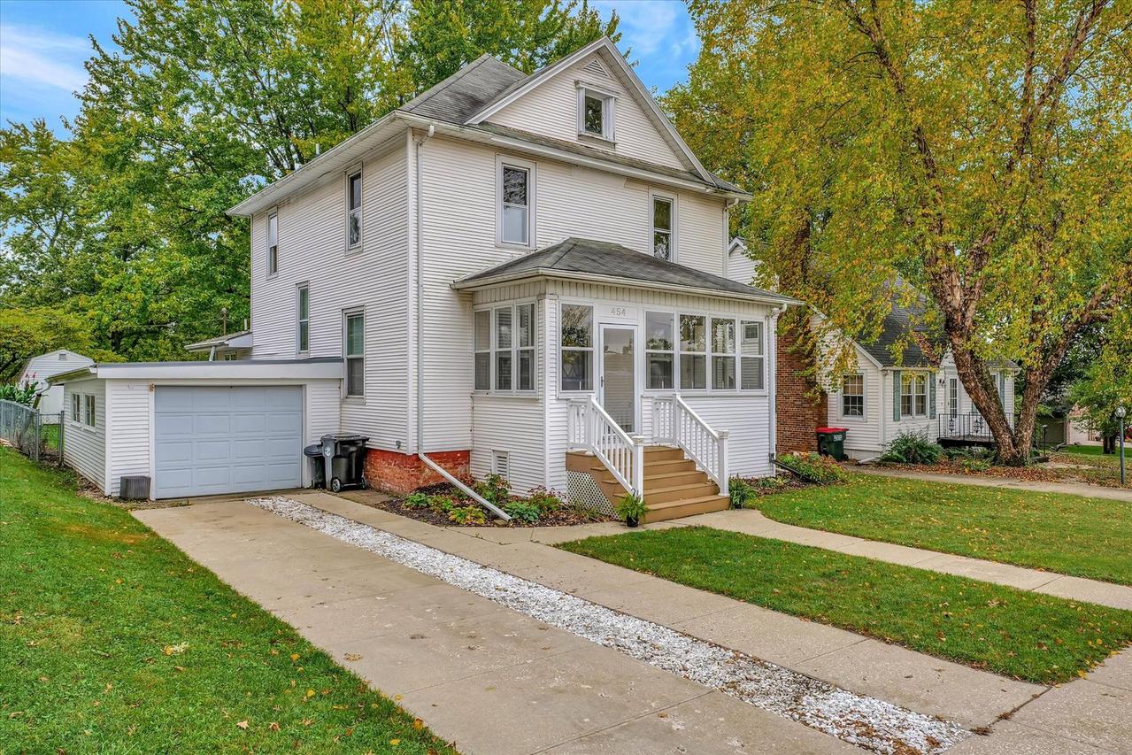 454 E Summer St., Paxton, IL 60957