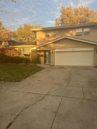16459 Woodlawn East Ave., South Holland, IL 60473