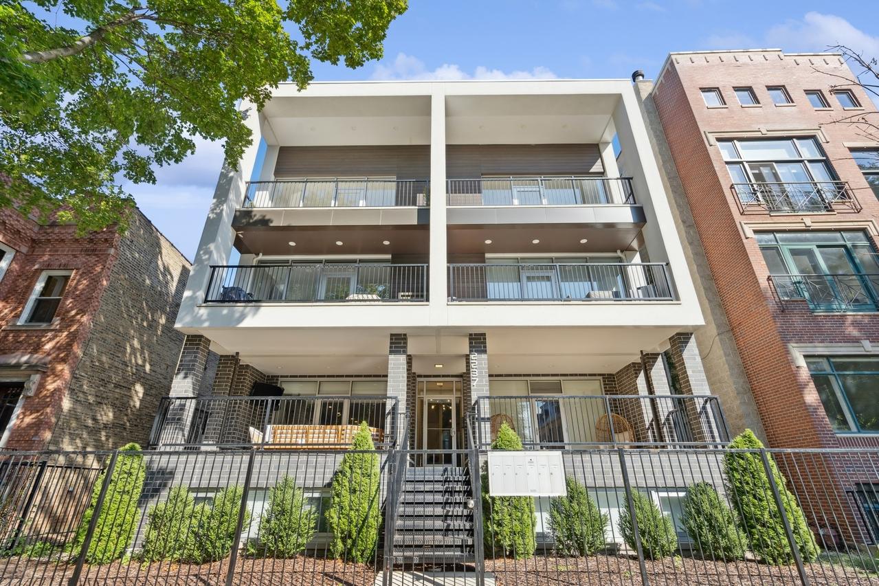 2237 N Hoyne Ave. #1S, Chicago, IL 60647