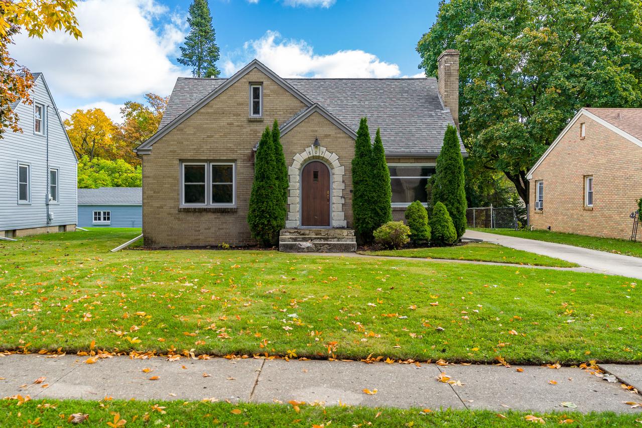 807 James Ave., Rockford, IL 61107