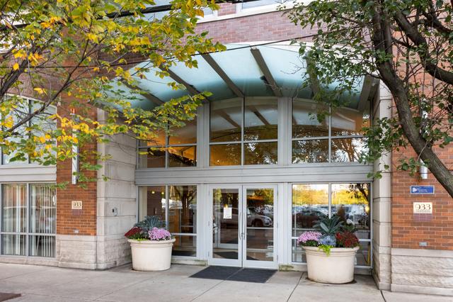 933 W Van Buren St. #801, Chicago, IL 60607