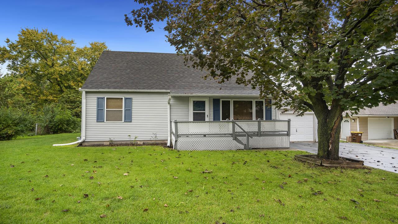 9207 Baldwin Dr., Machesney Park, IL 61115