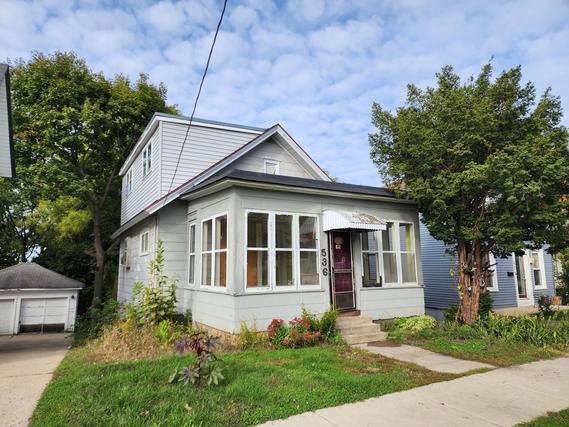 536 Raymond St., Elgin, IL 60120